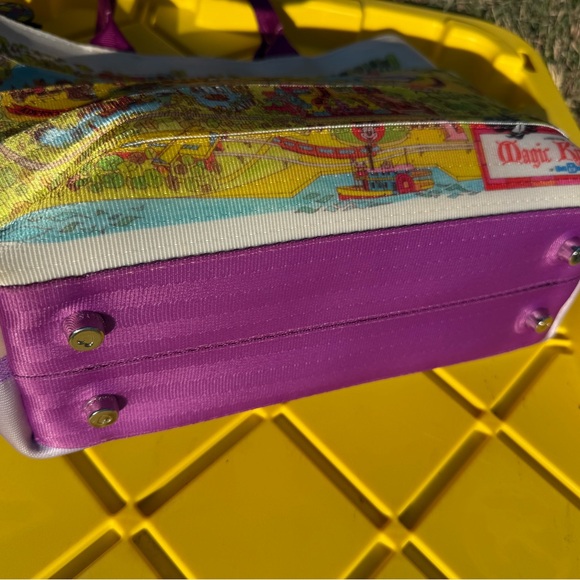 Harvey’s magic kingdom tote - Picture 10 of 12